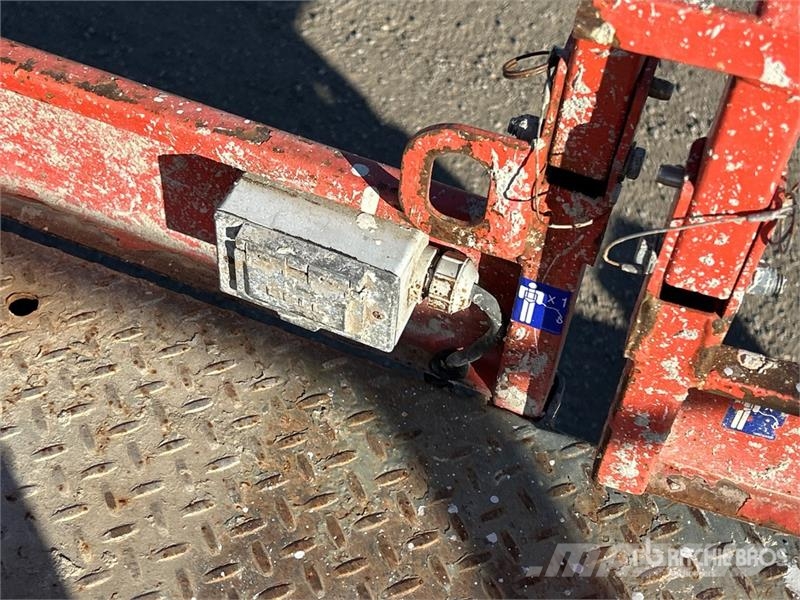 SkyJack SJ8841 RT 4x4 Dual Fuel Scissor Lift Šķerveida pacēlāji