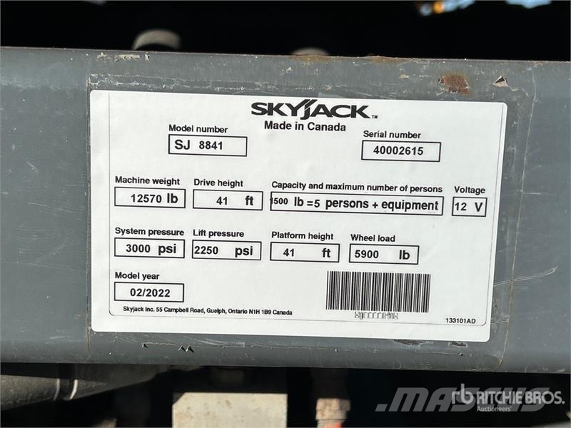 SkyJack SJ8841 RT 4x4 Dual Fuel Scissor Lift Šķerveida pacēlāji