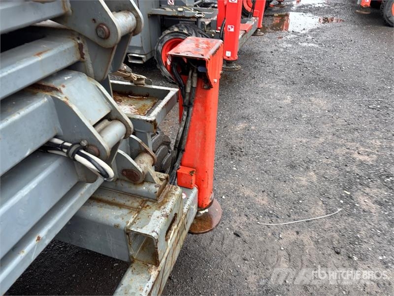 SkyJack SJ8841 RT 4x4 Dual Fuel Scissor Lift Šķerveida pacēlāji