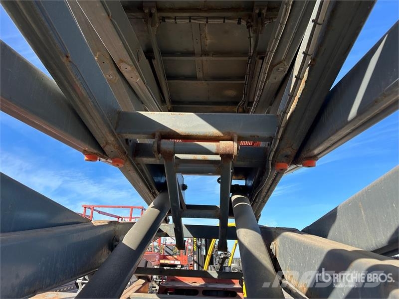 SkyJack SJ8841 RT 4x4 Dual Fuel Scissor Lift Šķerveida pacēlāji