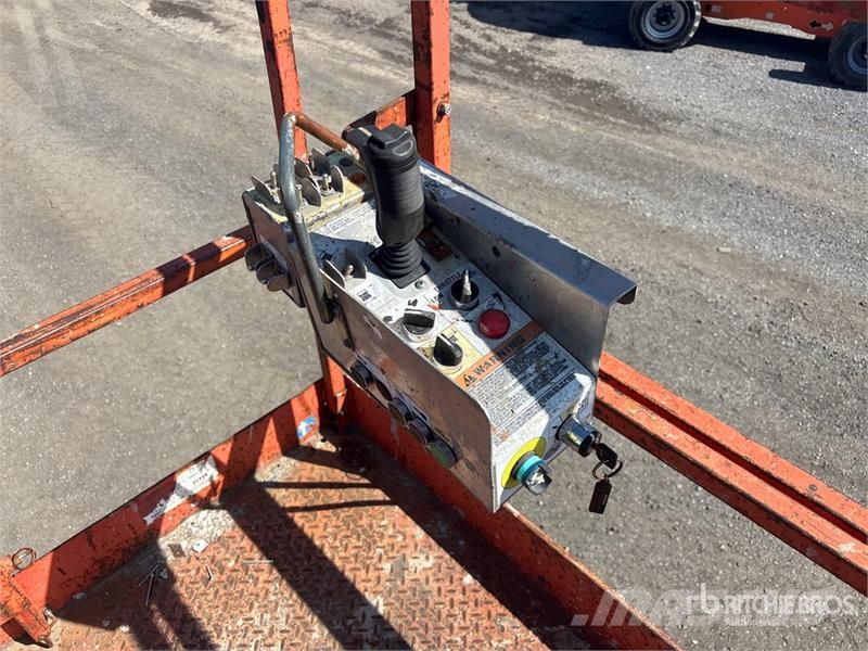 SkyJack SJ8841RT 4x4 Diesel Scissor Lift Šķerveida pacēlāji