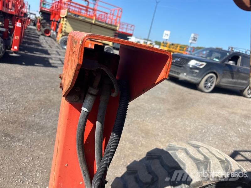 SkyJack SJ8841RT 4x4 Diesel Scissor Lift Šķerveida pacēlāji