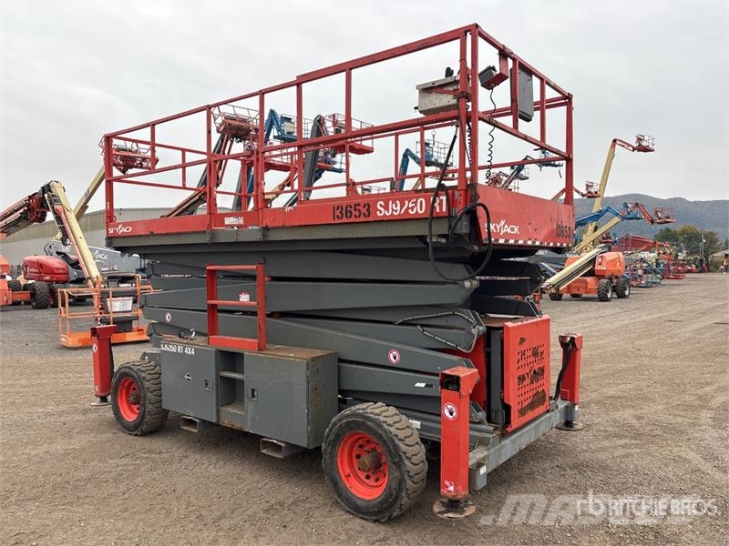 SkyJack SJ9250 RT Škaraste platforme