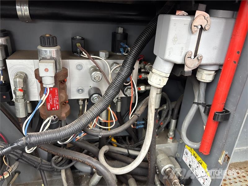 SkyJack SJ9250 RT Scheren-Arbeitsbühnen