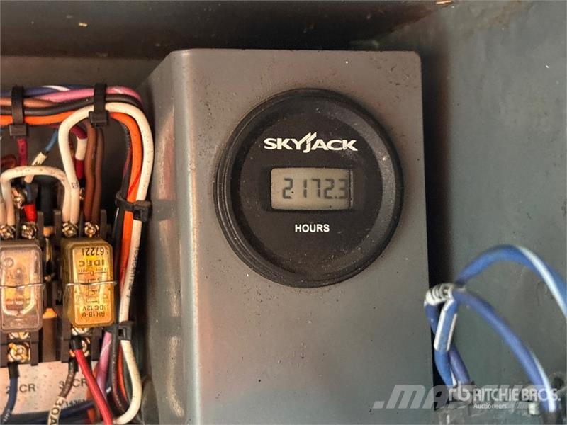 SkyJack SJ9250 RT Piattaforme a pantografo