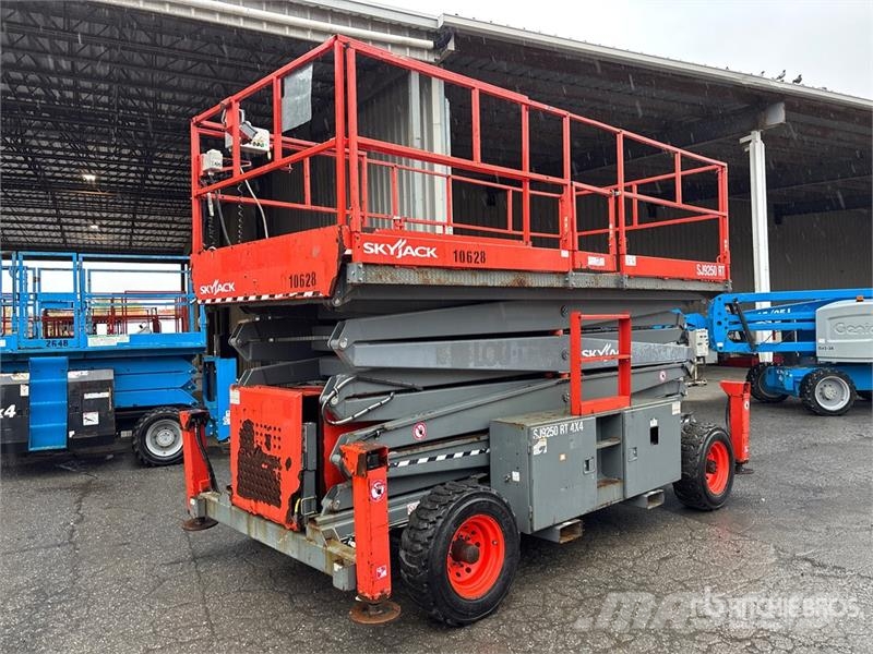 SkyJack SJ9250 RT Piattaforme a pantografo