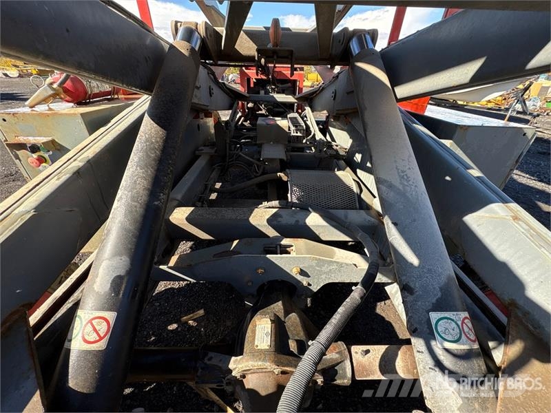 SkyJack SJ9250 RT Šķerveida pacēlāji