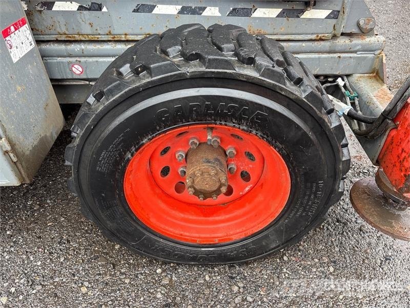 SkyJack SJ9250 RT Scheren-Arbeitsbühnen