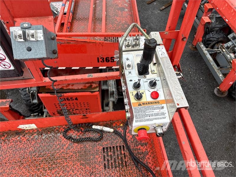 SkyJack SJ9250 RT Scheren-Arbeitsbühnen
