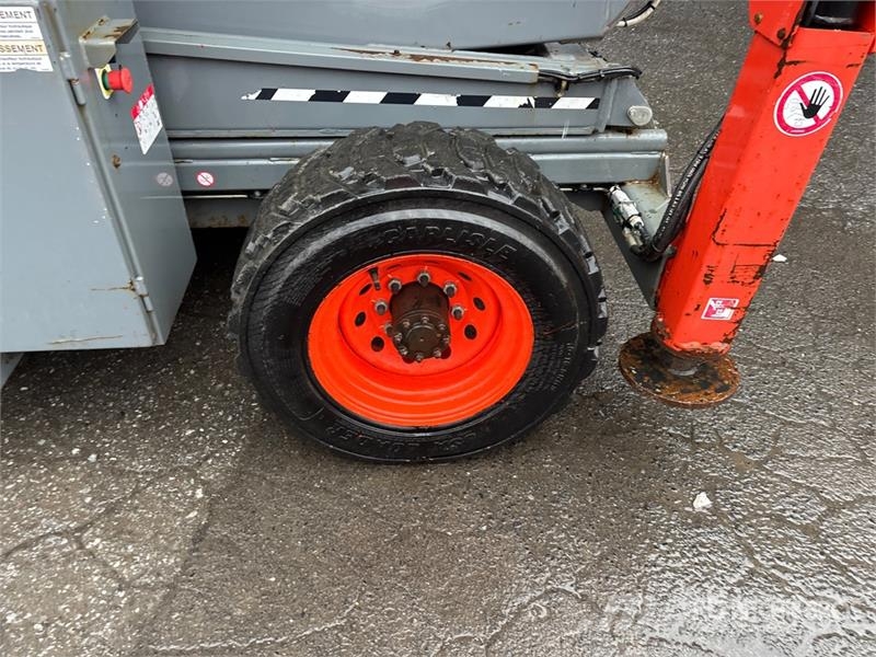 SkyJack SJ9250 RT Piattaforme a pantografo