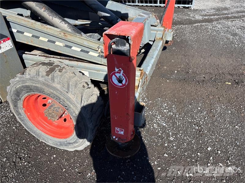 SkyJack SJ9250 RT Šķerveida pacēlāji