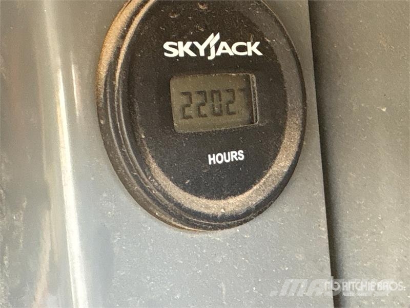 SkyJack SJ9250 RT Šķerveida pacēlāji