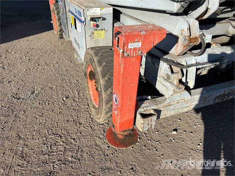 SkyJack SJ9250 RT 4x4 Diesel Scissor Lift رافعات مقصية الشكل