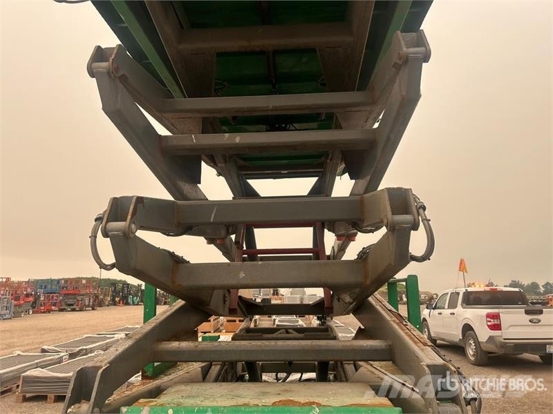 SkyJack SJ9250 RT 4x4 Dual Fuel Scissor Lift Scissor lifts