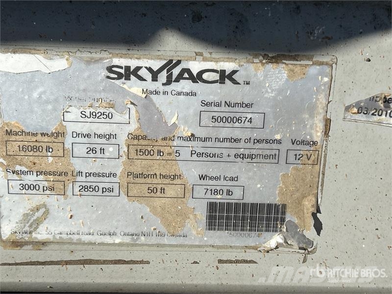 SkyJack SJ9250 RT 4x4 Diesel Scissor Lift رافعات مقصية الشكل