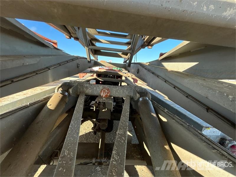 SkyJack SJ9250 RT 4x4 Diesel Scissor Lift رافعات مقصية الشكل
