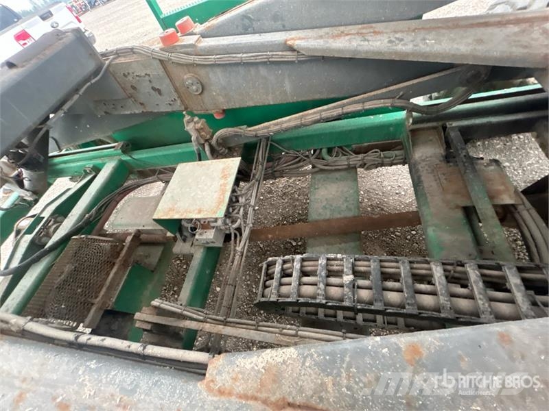 SkyJack SJ9250 RT 4x4 Dual Fuel Scissor Lift Scissor lifts