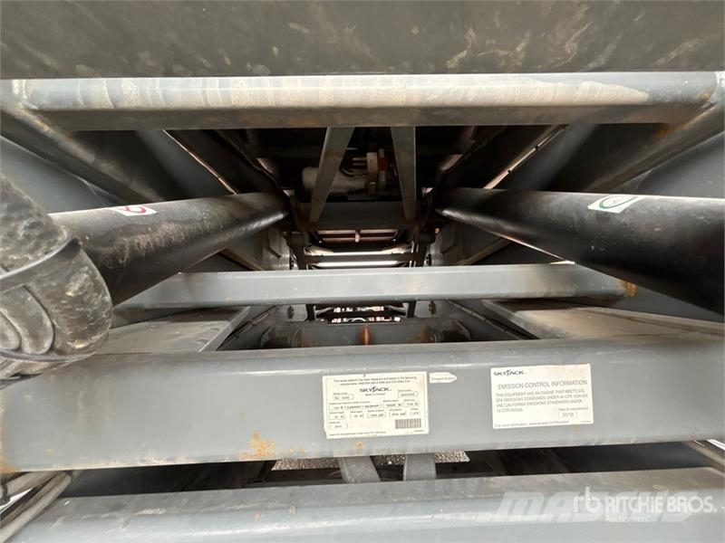 SkyJack SJ9250RT 4x4 Diesel Scissor Lift Ножични работни платформи