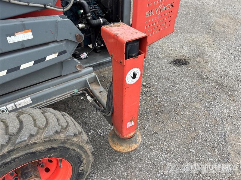 SkyJack SJ9250RT 4x4 Diesel Scissor Lift Ножични работни платформи