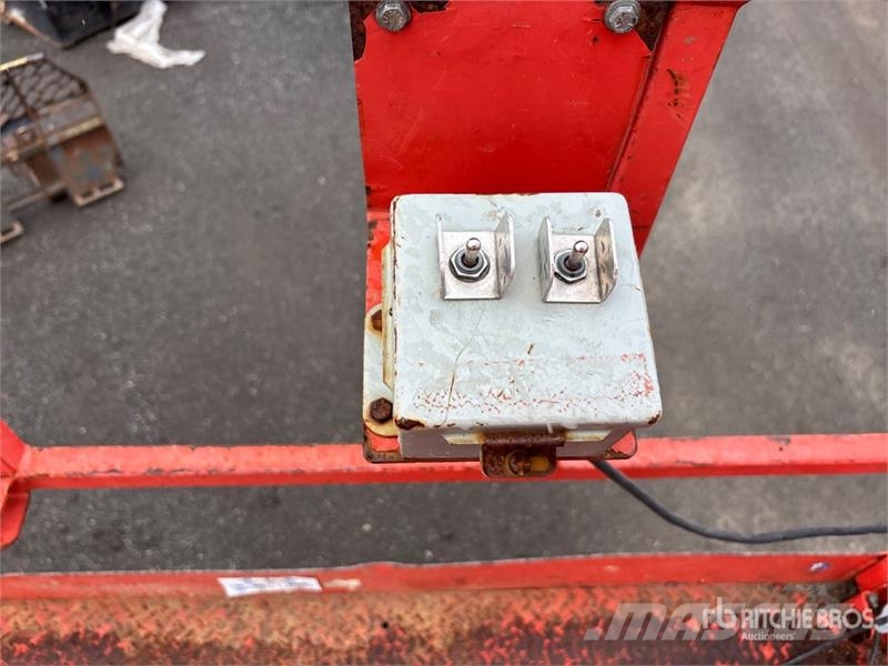 SkyJack SJ9250RT 4x4 Dual Fuel Scissor Lift Ножничные подъемники