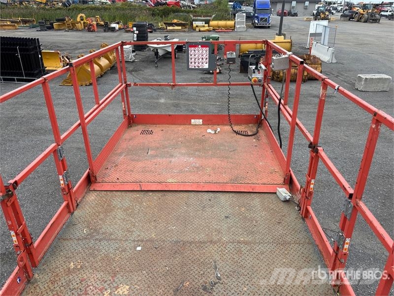SkyJack SJ9250RT 4x4 Diesel Scissor Lift Ножични работни платформи