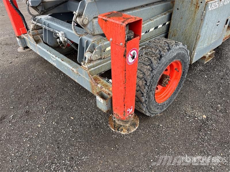 SkyJack SJ9250RT 4x4 Dual Fuel Scissor Lift Ножничные подъемники