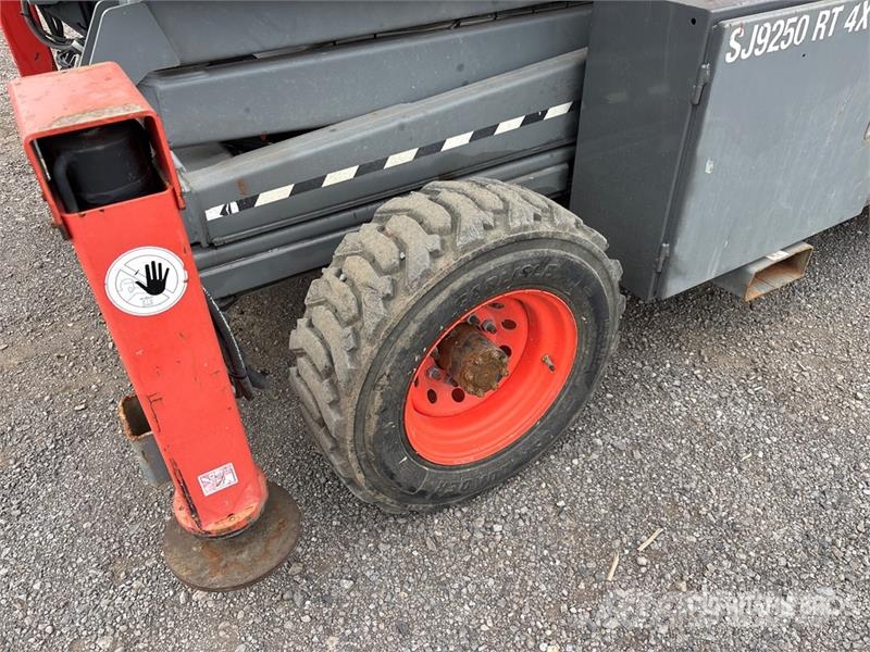 SkyJack SJ9250RT 4x4 Diesel Scissor Lift Ножични работни платформи
