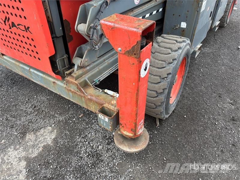 SkyJack SJ9250RT 4x4 Dual Fuel Scissor Lift Ножничные подъемники