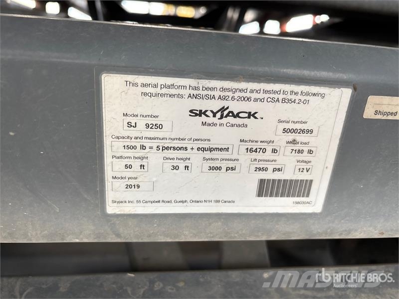 SkyJack SJ9250RT 4x4 Dual Fuel Scissor Lift Ножничные подъемники