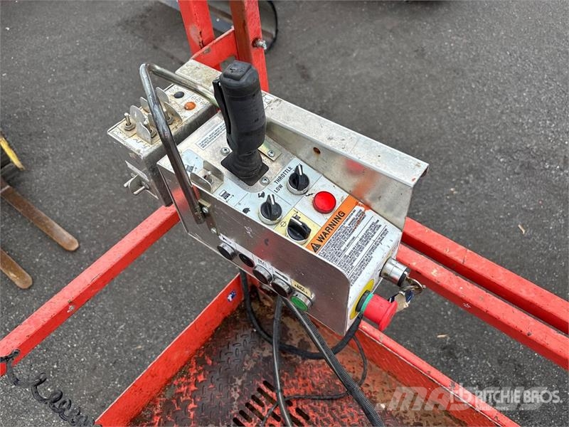 SkyJack SJ9250RT 4x4 Dual Fuel Scissor Lift Ножничные подъемники