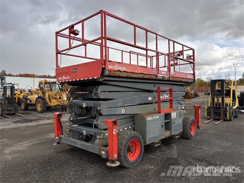 SkyJack SJ9250RT 4x4 Dual Fuel Scissor Lift Ножничные подъемники