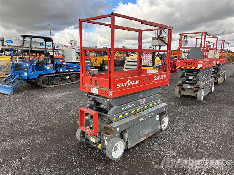 SkyJack SJIII-3219 Electric Scissor Lift Scheren-Arbeitsbühnen
