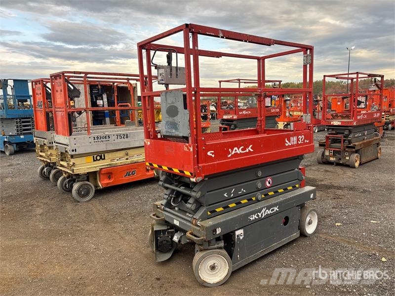 SkyJack SJIII-3219 Electric Scissor Lift Šķerveida pacēlāji