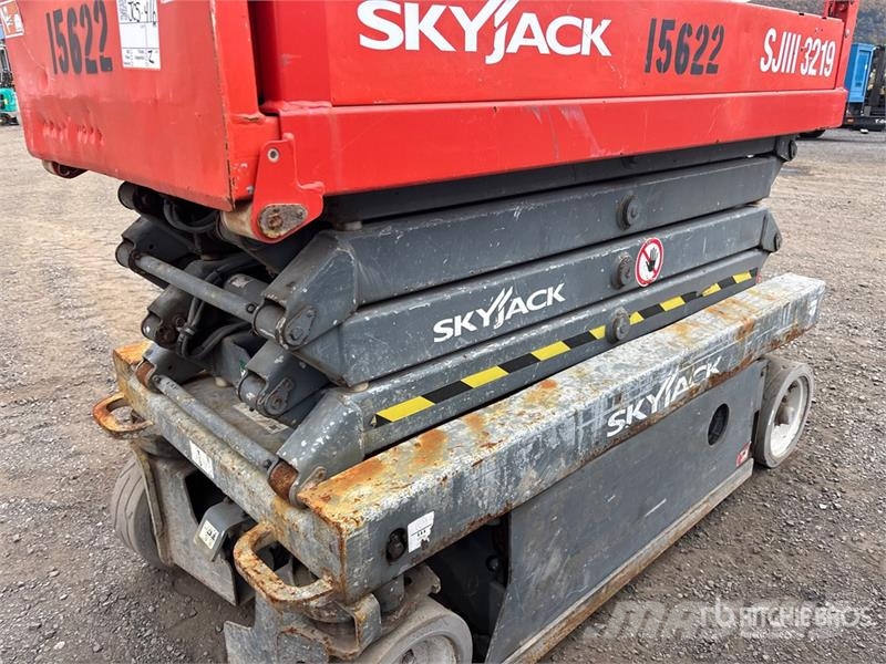 SkyJack SJIII-3219 Electric Scissor Lift Šķerveida pacēlāji