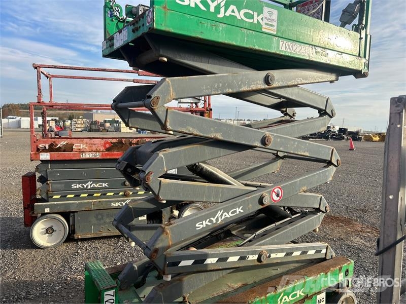 SkyJack SJIII-3219 Electric Scissor Lift Šķerveida pacēlāji