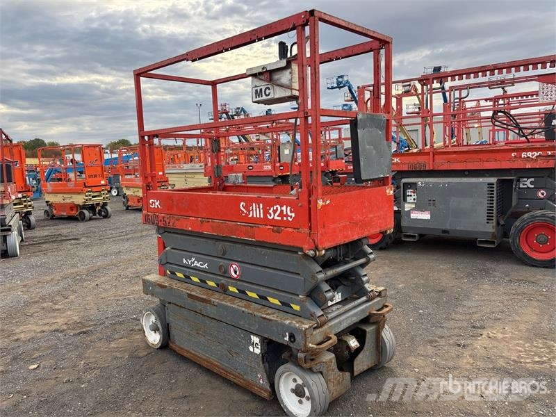 SkyJack SJIII-3219 Electric Scissor Lift Šķerveida pacēlāji