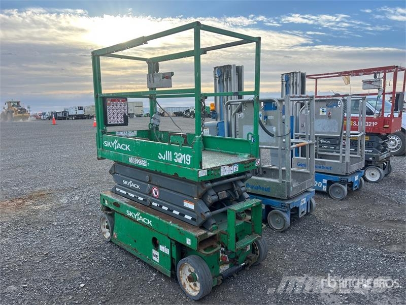 SkyJack SJIII-3219 Electric Scissor Lift Šķerveida pacēlāji