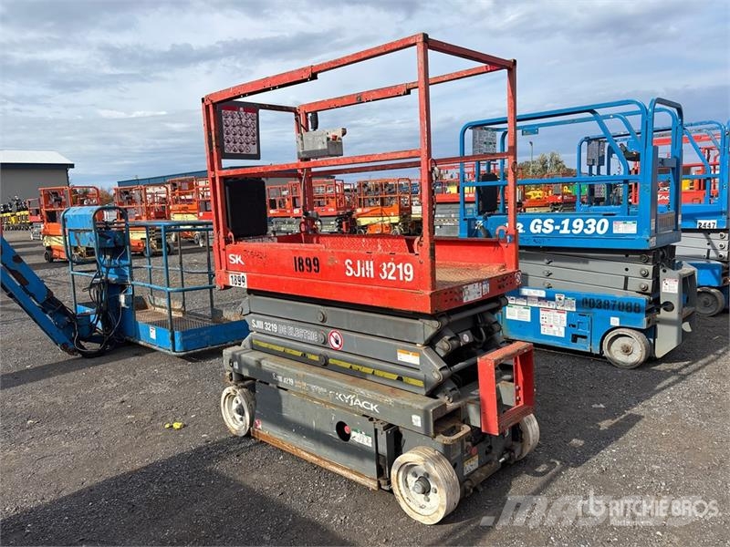 SkyJack SJIII-3219 Electric Scissor Lift Scheren-Arbeitsbühnen