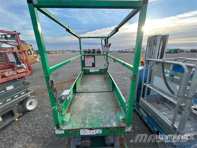 SkyJack SJIII-3219 Electric Scissor Lift Šķerveida pacēlāji