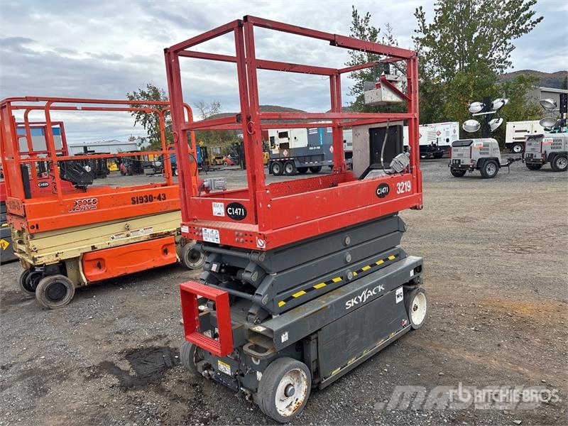 SkyJack SJIII-3219 Electric Scissor Lift Šķerveida pacēlāji