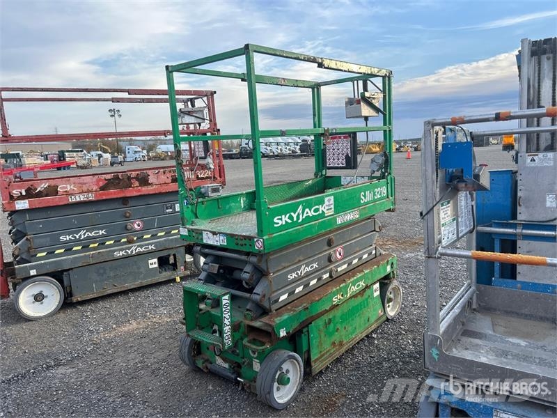 SkyJack SJIII-3219 Electric Scissor Lift Šķerveida pacēlāji