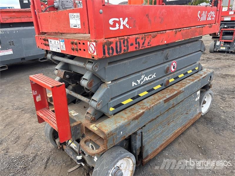 SkyJack SJIII-3219 Electric Scissor Lift Šķerveida pacēlāji
