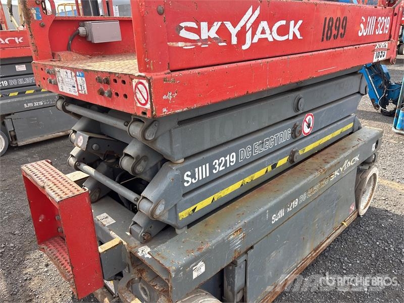 SkyJack SJIII-3219 Electric Scissor Lift Scheren-Arbeitsbühnen