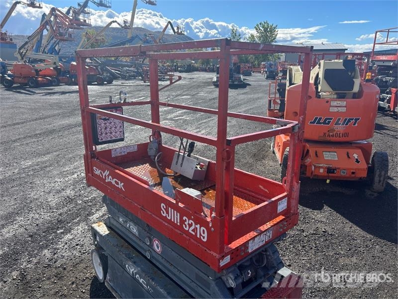 SkyJack SJIII-3219 Electric Scissor Lift Käärtõstukid