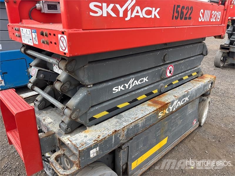 SkyJack SJIII-3219 Electric Scissor Lift Šķerveida pacēlāji
