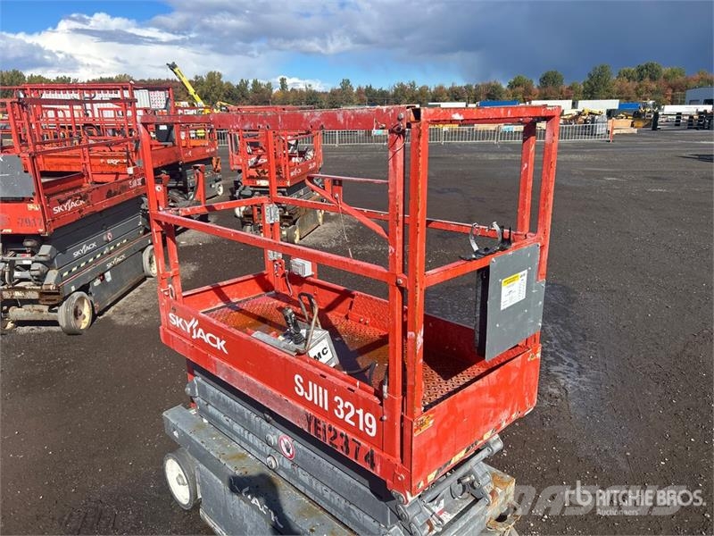 SkyJack SJIII-3219 Electric Scissor Lift Käärtõstukid
