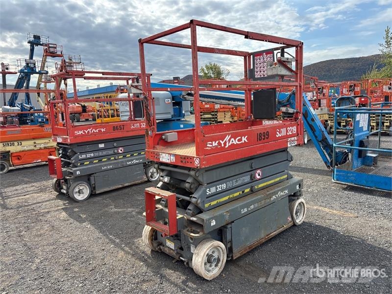 SkyJack SJIII-3219 Electric Scissor Lift Scheren-Arbeitsbühnen