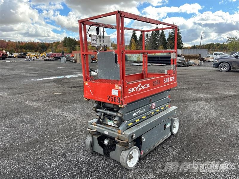 SkyJack SJIII-3219 Electric Scissor Lift Scheren-Arbeitsbühnen