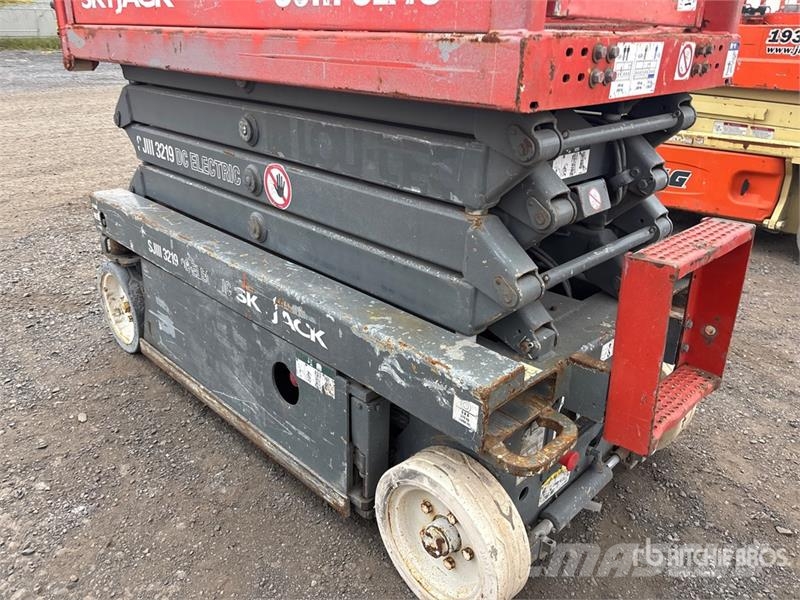 SkyJack SJIII-3219 Electric Scissor Lift Šķerveida pacēlāji