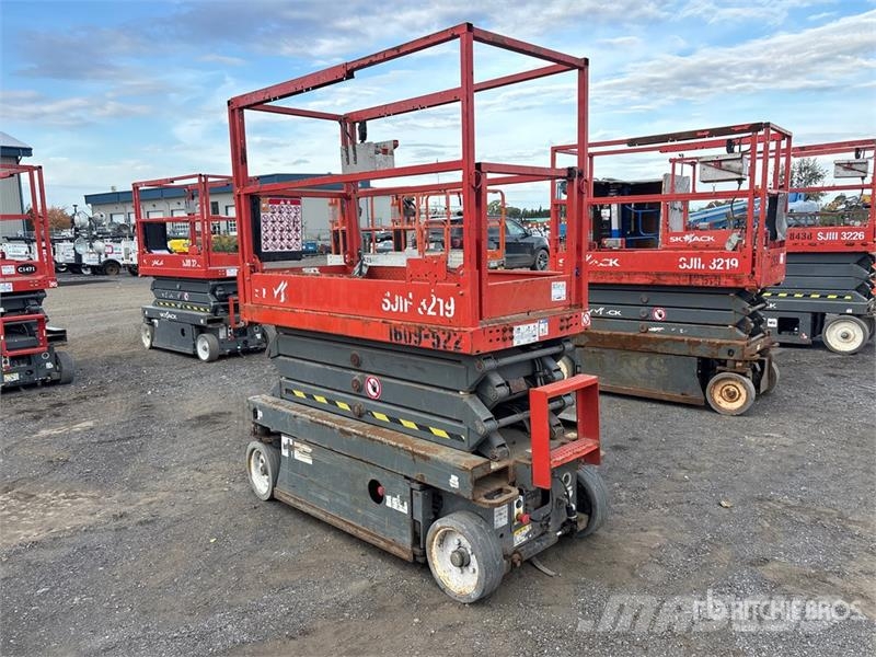 SkyJack SJIII-3219 Electric Scissor Lift Šķerveida pacēlāji